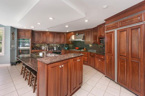 8360 Arapaho Ln, Cincinnati, OH 45243-2718