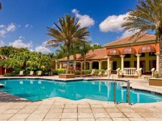 9300 Marino Cir, Naples FL  34114-2507 exterior