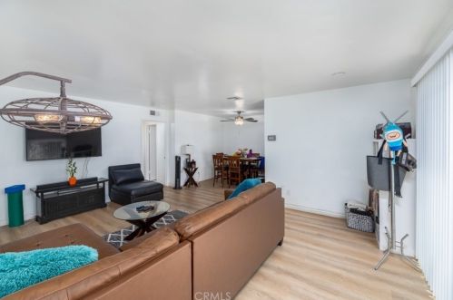 5055 Coldwater Canyon Ave, Van Nuys, CA 91423-1671