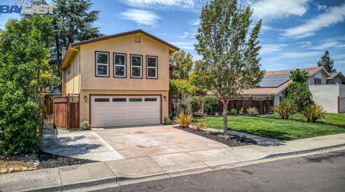 829 Katrina St, Livermore CA  94550-2392 exterior