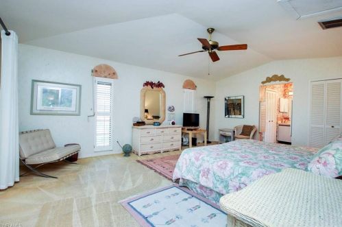 1666 Middle Gulf Dr, Sanibel FL  33957-6307 exterior