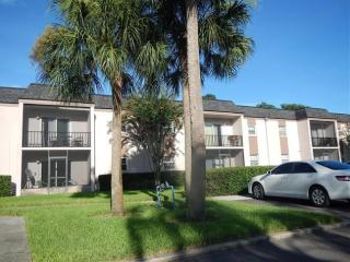 802 Oakgrove Dr, Brandon, FL 33510-4222