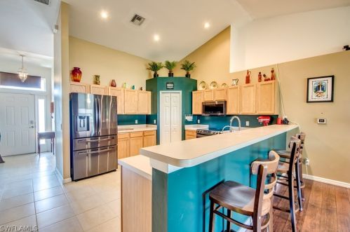 2820 3rd Ave, Cape Coral, FL 33909-8801