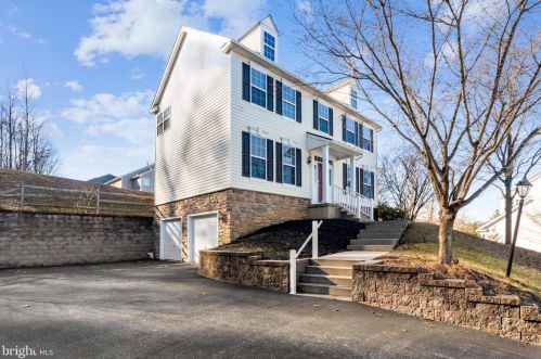 2758 Stockley Ln, Downingtown, PA 19335-6018