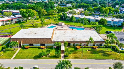 9 Willowbrook Ln, Delray Beach FL  33446-1641 exterior