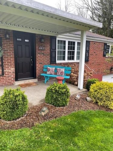110 Old Oak Dr, Bridgeville, PA 15017-1248