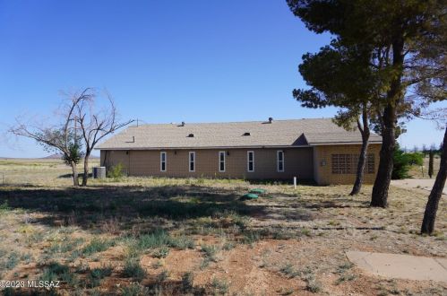13385 Dos Cabezas Rd, Sunizona, AZ 85625-6094