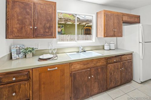 6227 Buisson St, San Diego CA 92122-2246 exterior