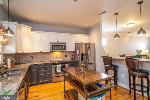 211 Shaw Ct, Fredericksburg VA  22405-2688 exterior