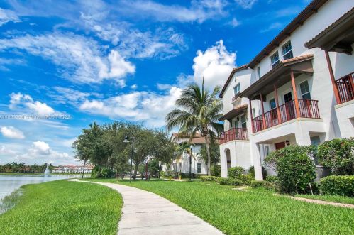 11840 27th St, Hollywood, FL 33025-0783