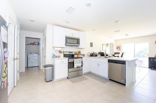 3725 23rd Pl, Cape Coral, FL 33909-3238