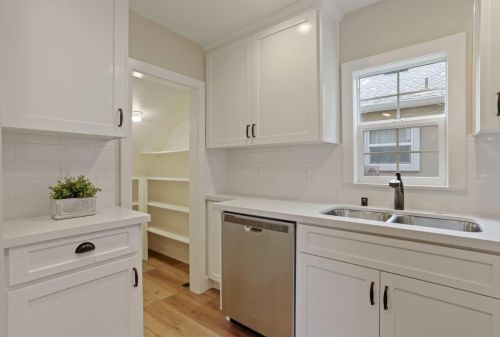 209 Forrest Ave, Lodi CA 95240-1019 exterior