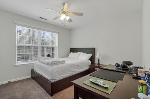 118 Hitching Post Ln, Yorktown Hgts NY  10598-2833 exterior