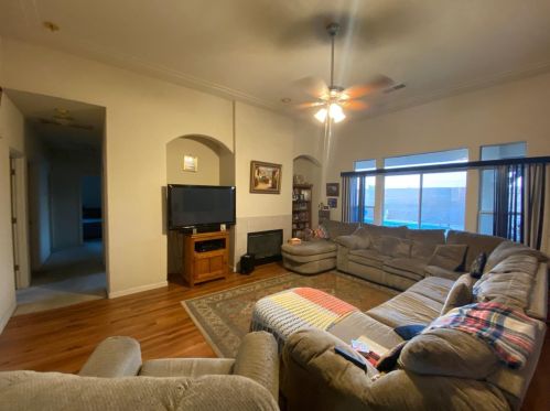 2633 Wood Duck Dr, Los Banos, CA 93635-9429