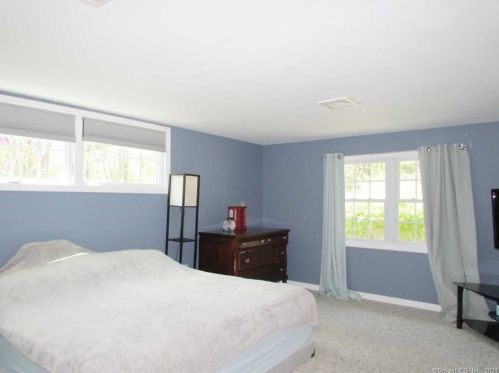 132 Turnbull Rd, New Hartford CT  06057-4136 exterior