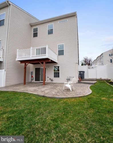 1708 Rockledge Ter, Woodbridge VA  22192-2508 exterior