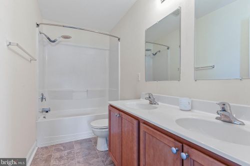 120 Revolutionary Blvd, Dover DE  19901-8871 exterior