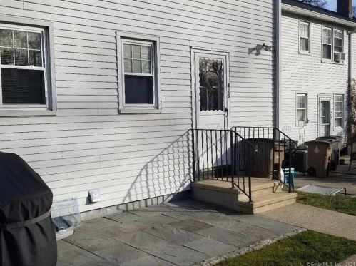 415 Sylvan Knoll Rd, Stamford, CT 06902-5319