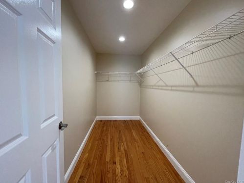 3 Stratford Rd, New Rochelle, NY 10804-2519