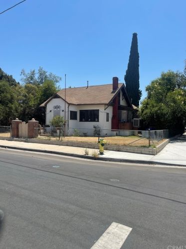 3894 Taft St, Riverside, CA 92503-3618