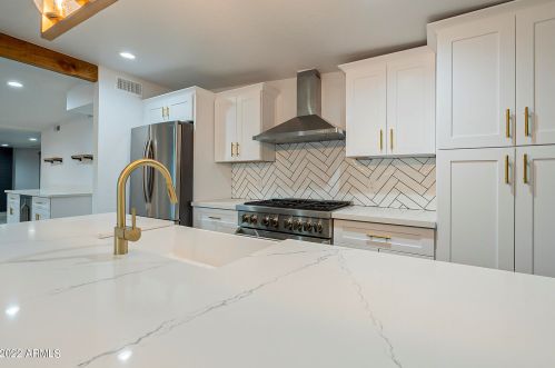 1038 78 Pl, Scottsdale AZ 85250-7906 exterior