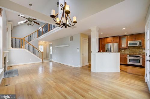 3517 Soffit Pl, Woodbridge VA  22192-5213 exterior