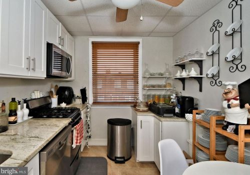 7221 Erdrick St, Philadelphia PA 19135-1014 exterior