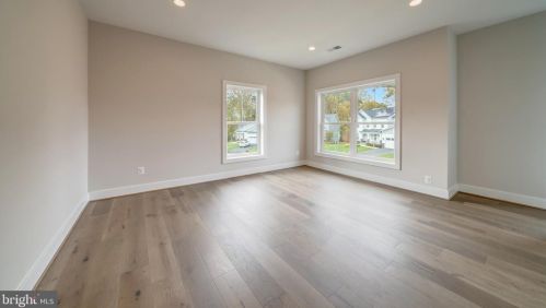 6580 Brooks Pl, Falls Church VA  22044-1105 exterior