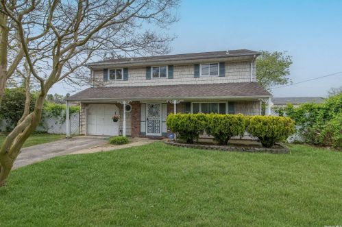 860 Wilson Blvd, Central Islip, NY 11722-4031