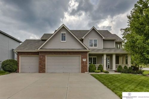 19802 Birch St, Gretna, NE 68028-4293