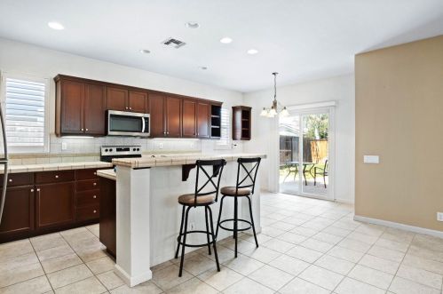 4229 Montara Dr, Turlock CA  95382-7365 exterior