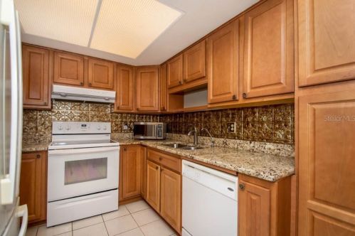 2270 Spruce Ln, Palm Harbor, FL 34684-2038