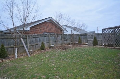 812 Kennedy Blvd, Manville NJ  08835-2148 exterior