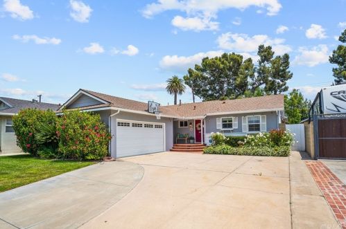 881 Maplewood St, Orange, CA 92867-6919