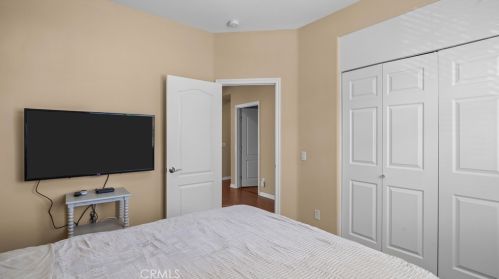 28341 Brookview Ter, Santa Clarita CA  91350-4446 exterior