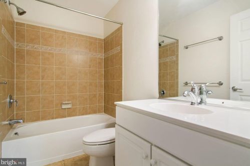 14631 Weeburn Way, Woodbridge VA  22191-4043 exterior