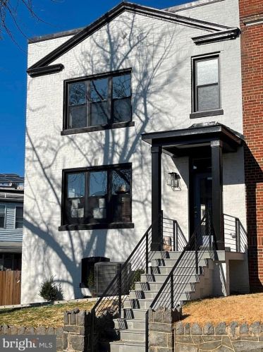 1049 Quebec Pl, Washington, DC 20010-1417