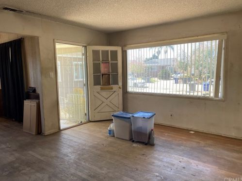 4318 Deeboyar Ave, Lakewood, CA 90712-3704