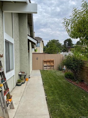 16621 Shinedale Dr, Santa Clarita, CA 91387-3247