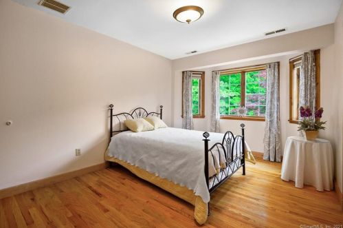 107 Roast Meat Hill Rd, Deep River CT  06419-1424 exterior