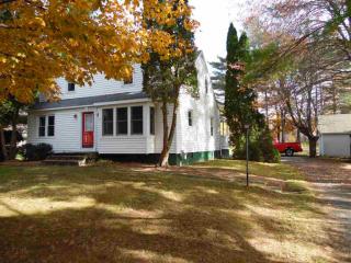 13 Plant Rd, Clifton Park Center, NY 12065-4319