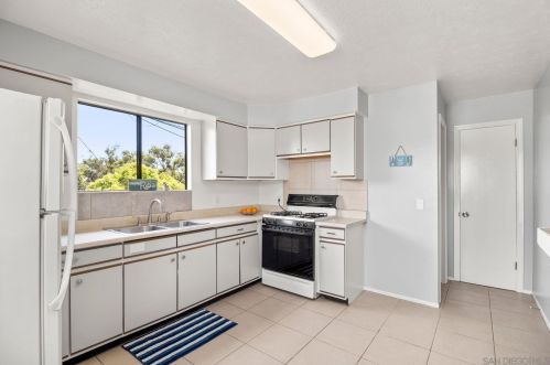 3616 10 St, Long Beach CA  90804-5050 exterior