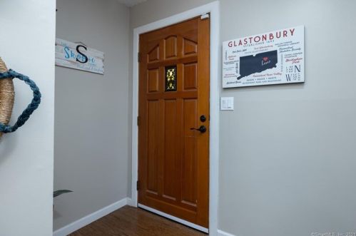 28 Talcott Rd, Glastonbury CT  06033-2919 exterior