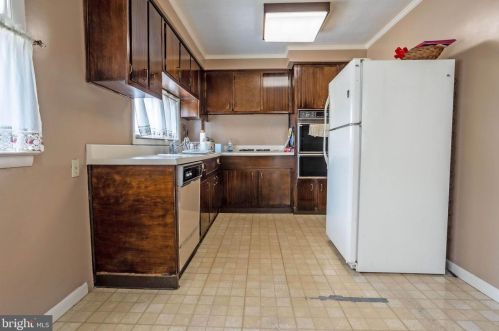 8932 Fairfield St, Philadelphia PA 19152-3405 exterior