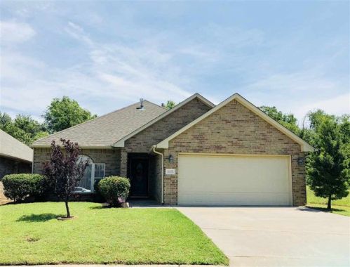 2413 Willow Spring Dr, Enid, OK 73703-1483