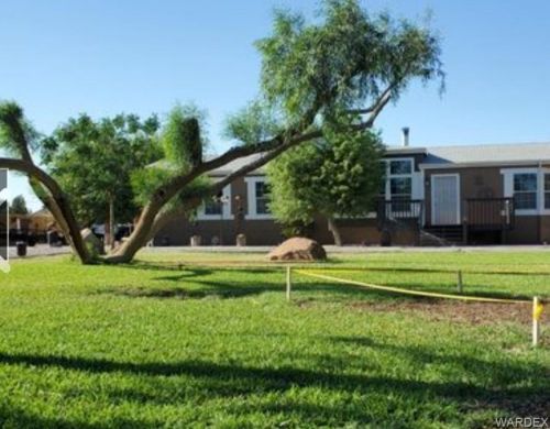 1643 Valley Dr, Mohave Valley, AZ 86440-8583