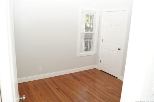 865 Noble Ave, Bridgeport CT  06608-1049 exterior