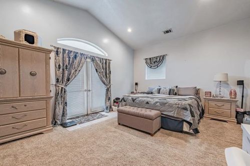 10 Chamber Plz, North Charleroi PA  15022-1601 exterior