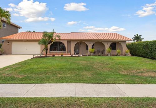 211 Seahorse Ct, Marco Island, FL 34145-4115