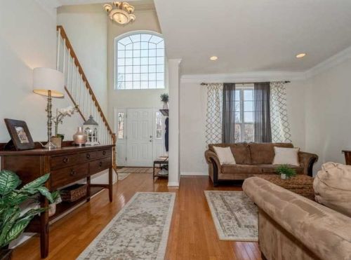 427 Vassar Pl, Fishkill, NY 12524-4901